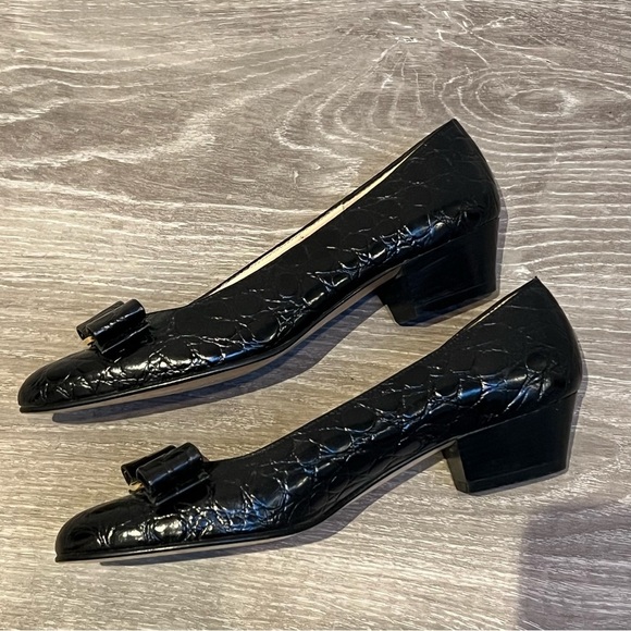 Salvatore Ferragamo Vera Pumps Size 5 AA - Picture 8 of 12